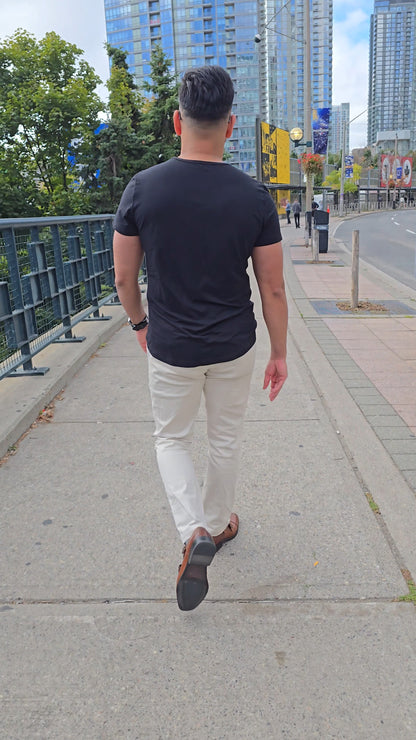 Drøn men’s t-shirt styled for everyday wear — premium black tee for gym, city, or casual settings